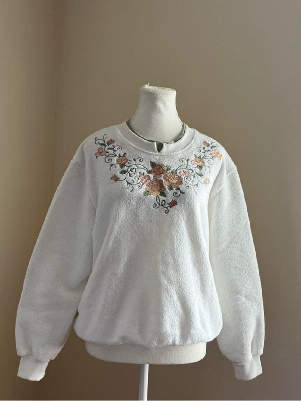 White Embroidered Floral Crewneck Sweatshirt